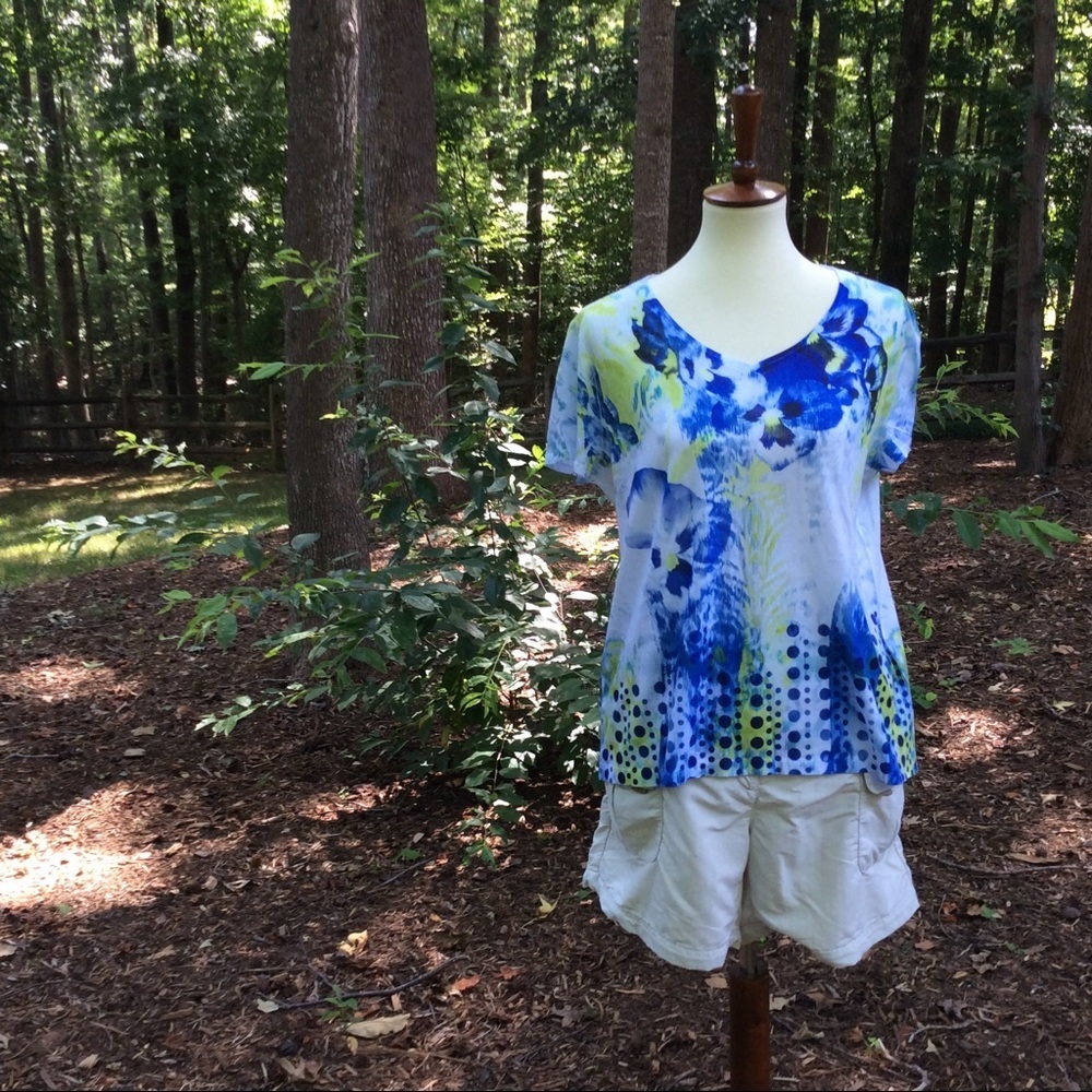 Chico’s Abstract Flower Print Graphic T-shirt